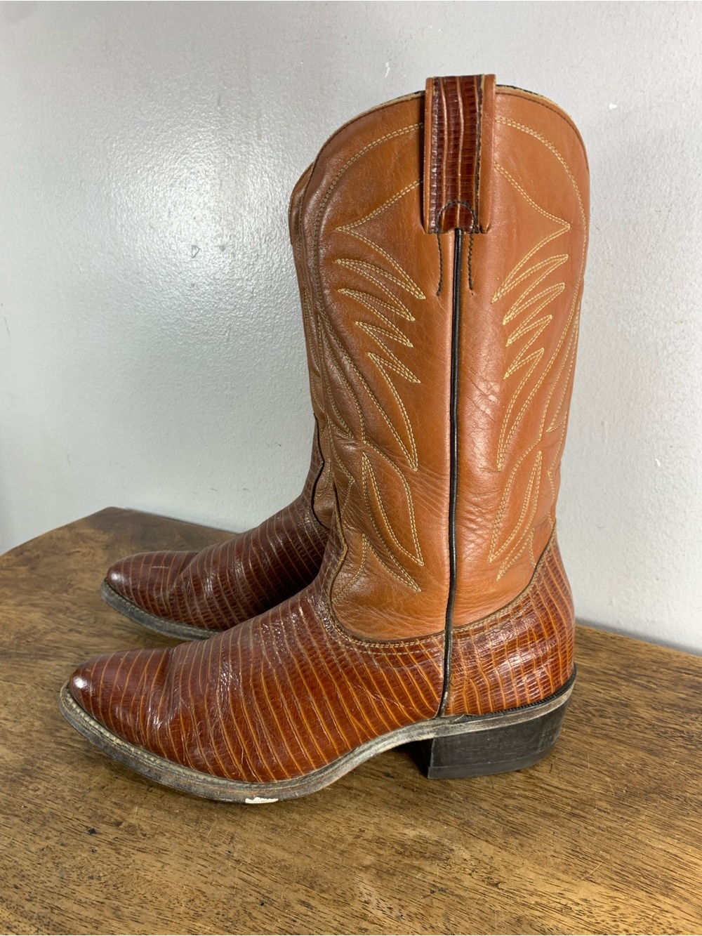 Vintage Tony lama lizard skin cowboy leather boots